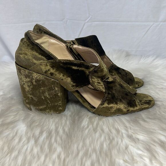 Cabi Interlock Earthy Moss Green Velvet Peep Toe Block Heel Shoes Sz 8.5 - Picture 4 of 7
